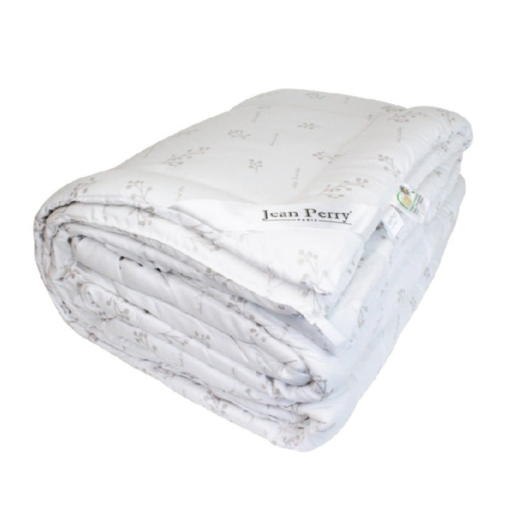 Jean Perry Pluffy Down White Quilt